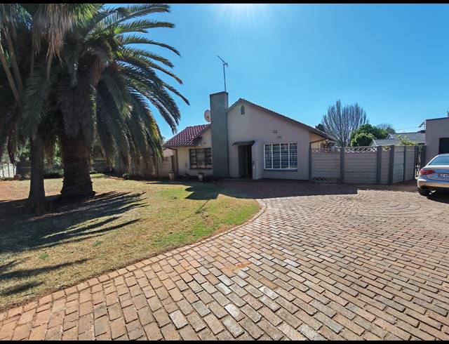 4 BEDROOM HOUSE FOR SALE IN BIRCH ACRES